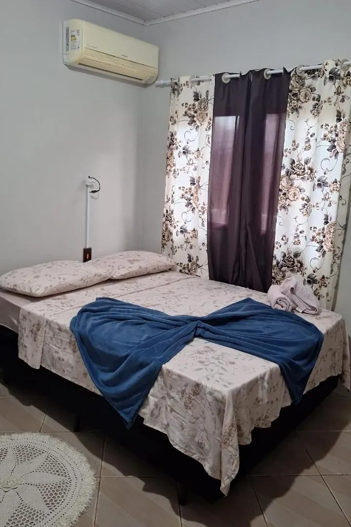 SUÍTE PRIVATIVA COM VARANDA em frente ao Beto Carrero Penha  Quarto em Acomodações Particulares Penha (Santa Catarina)