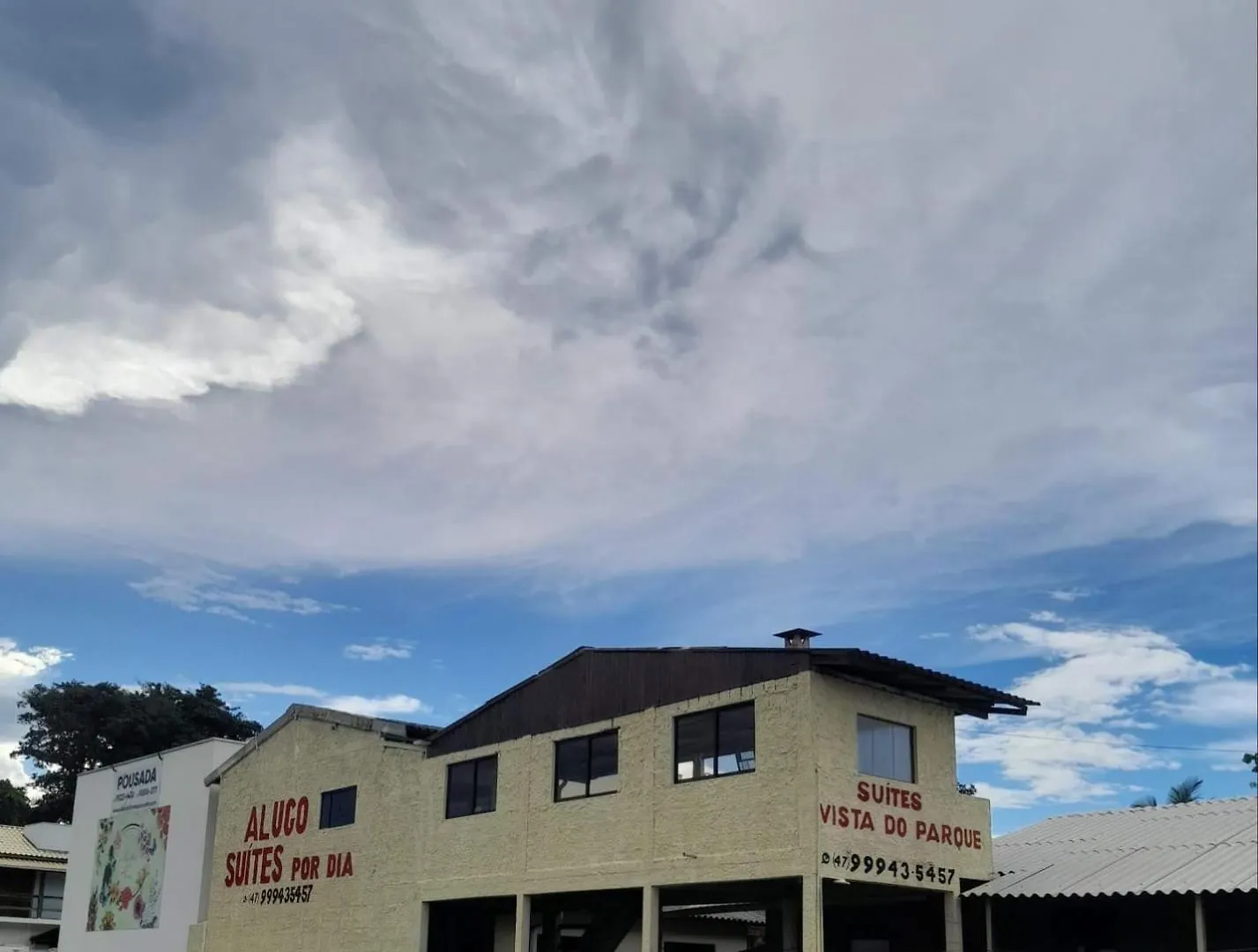 SUÍTE PRIVATIVA COM VARANDA em frente ao Beto Carrero Penha  Brasil